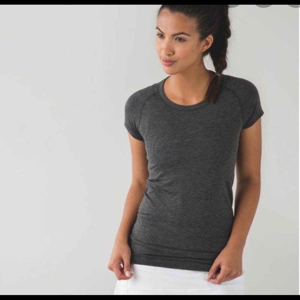 LULULEMON swiftly tech tee size 4